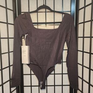NWT Lululemon Athletica Square-Neck Long Sleeve Bodysuit in Black